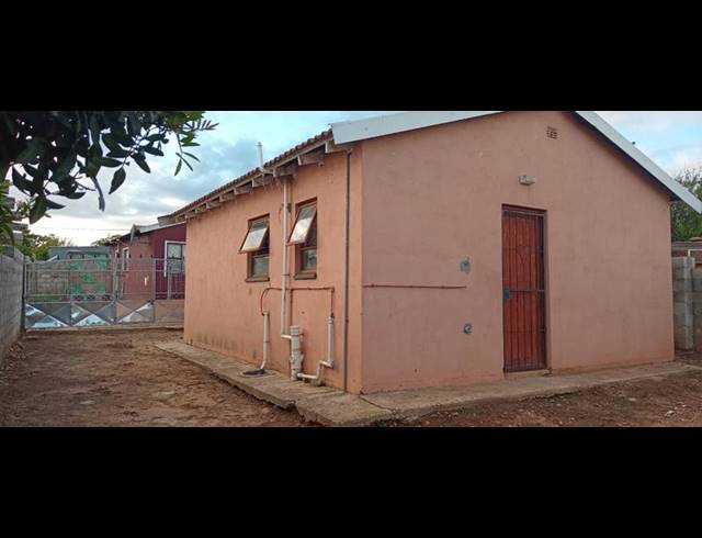 2 BEDROOM HOUSE FOR SALE IN GOVAN MBEKI